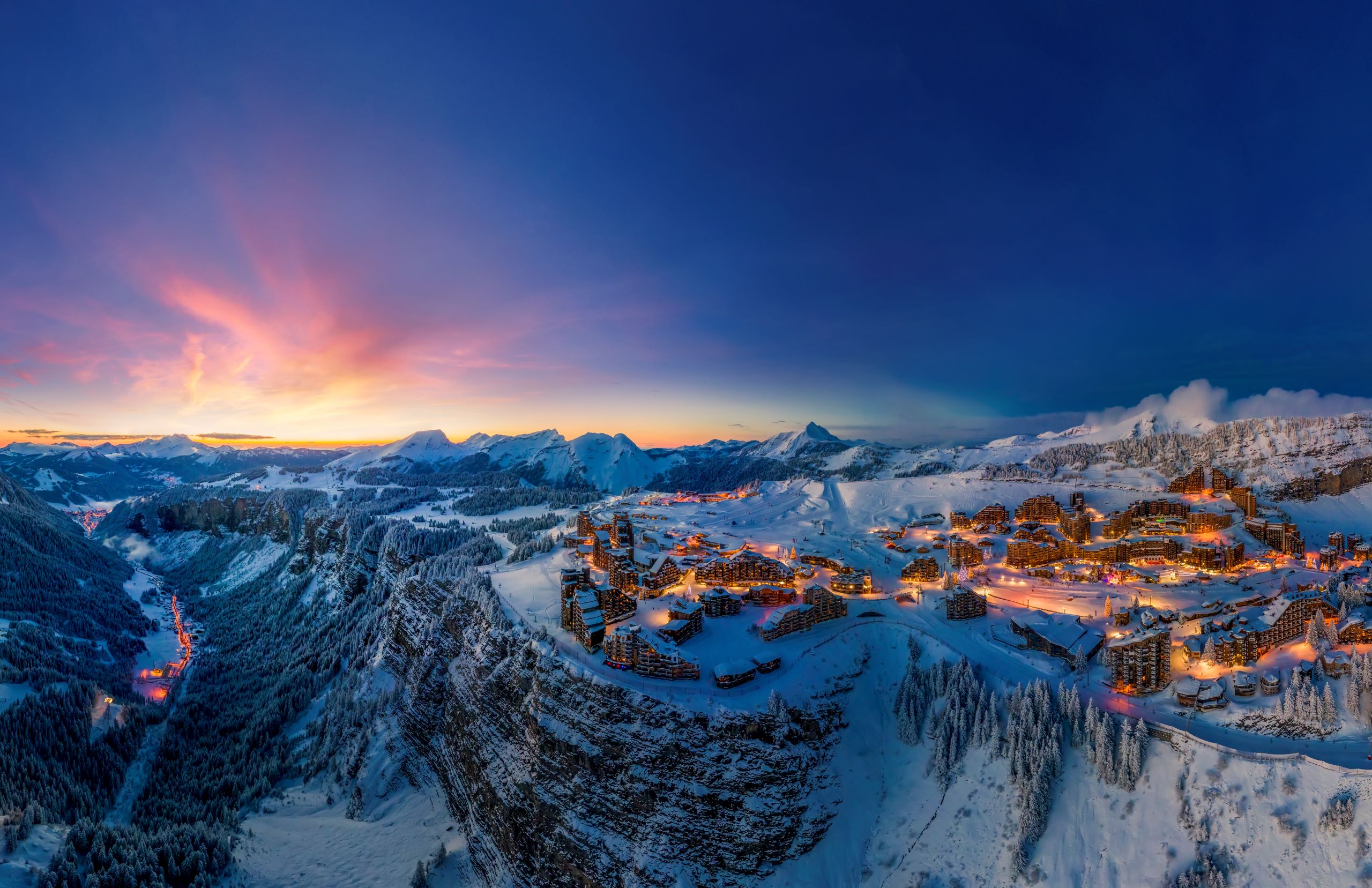 The cliff top village of Avoriaz at night by Poppr VR