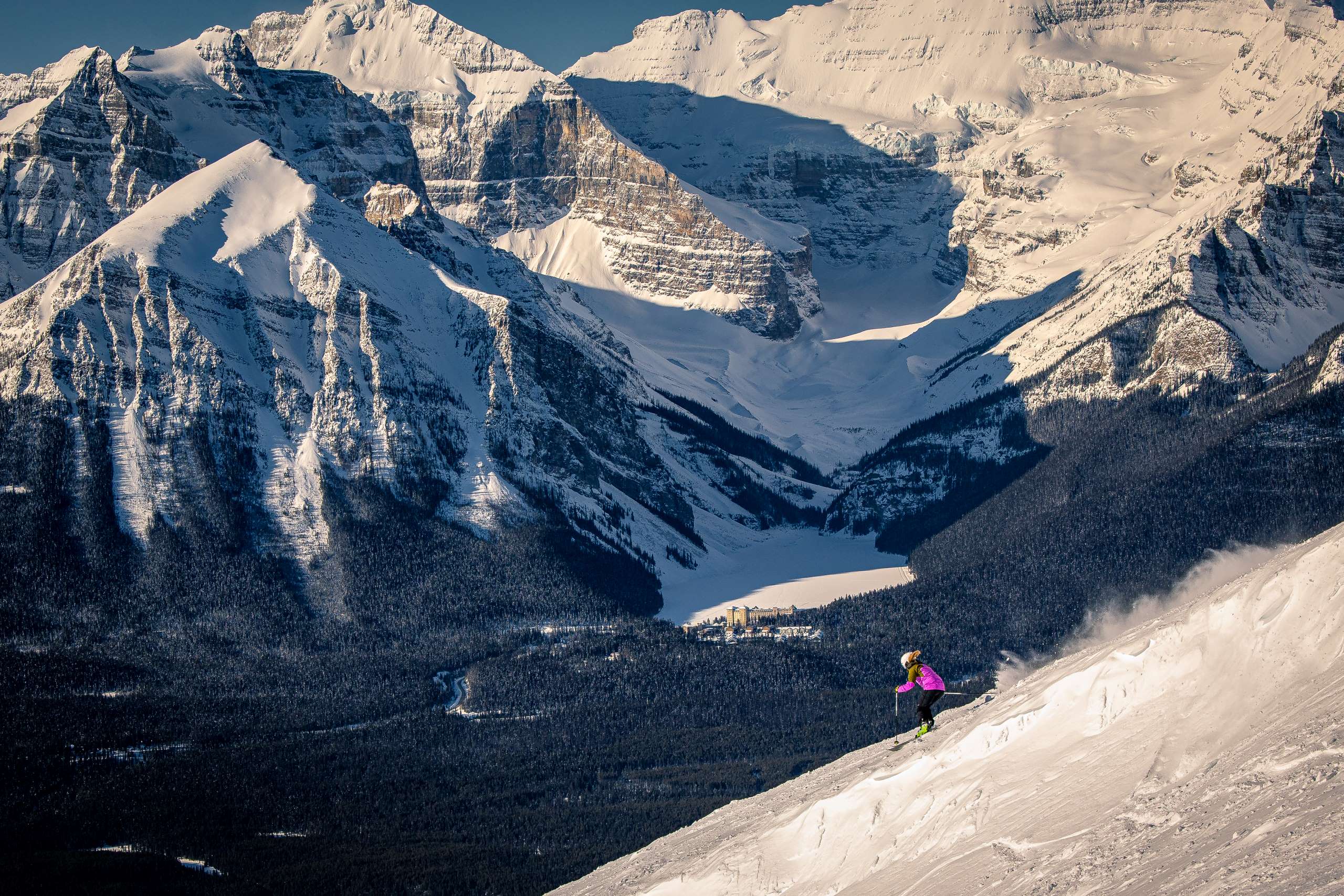 https://ski-i.com/Lake Louise Ski Resort by John Entwistle