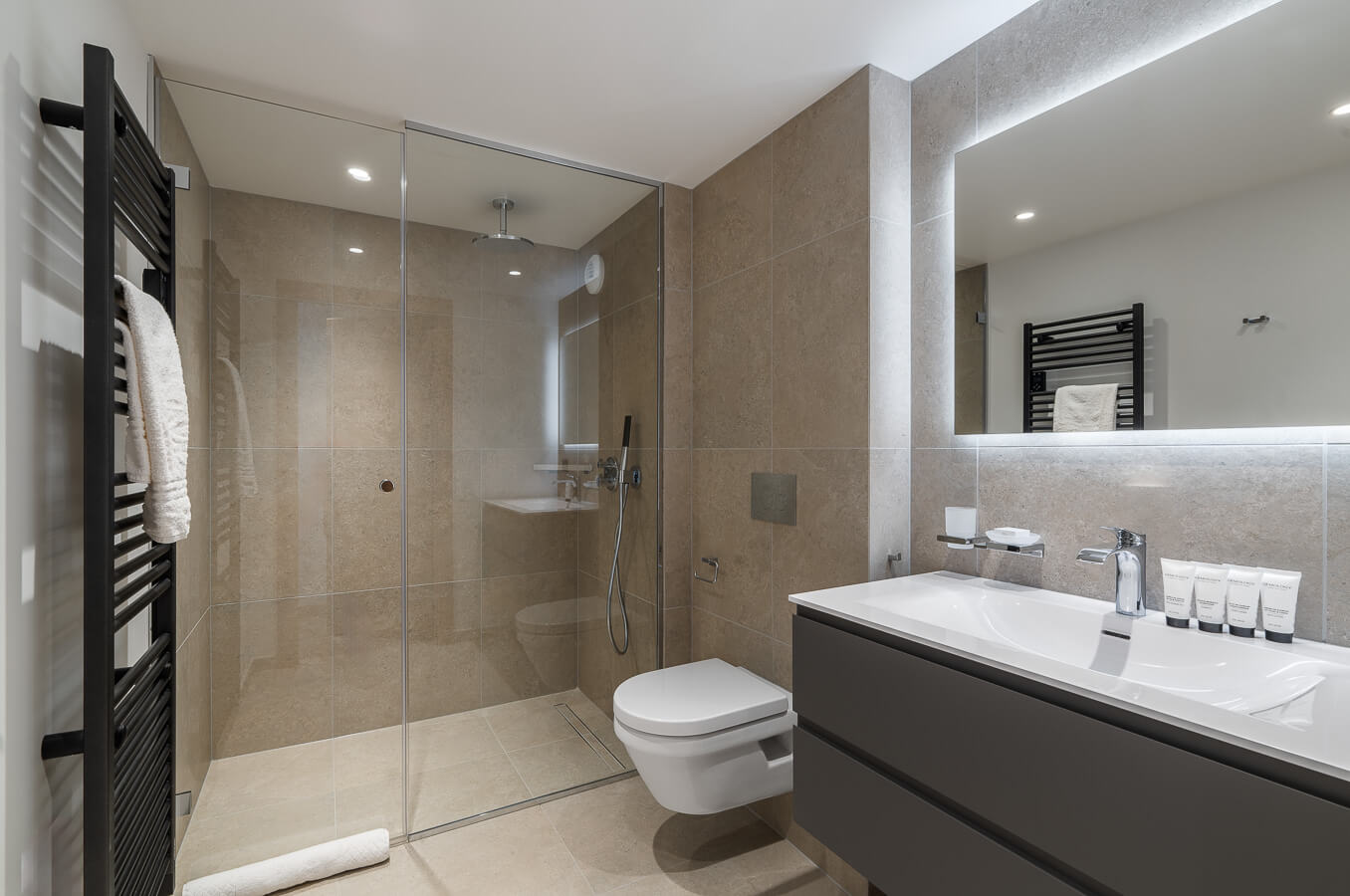Steamboat Courchevel - large bathroom with double shower