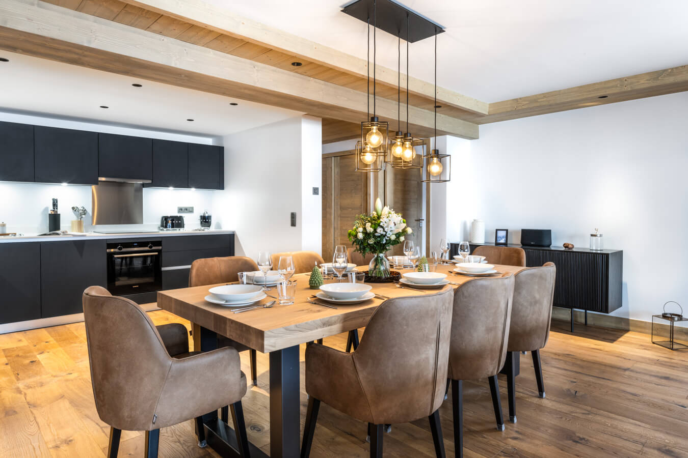Steamboat Courchevel - modern kitchen / diner with large table