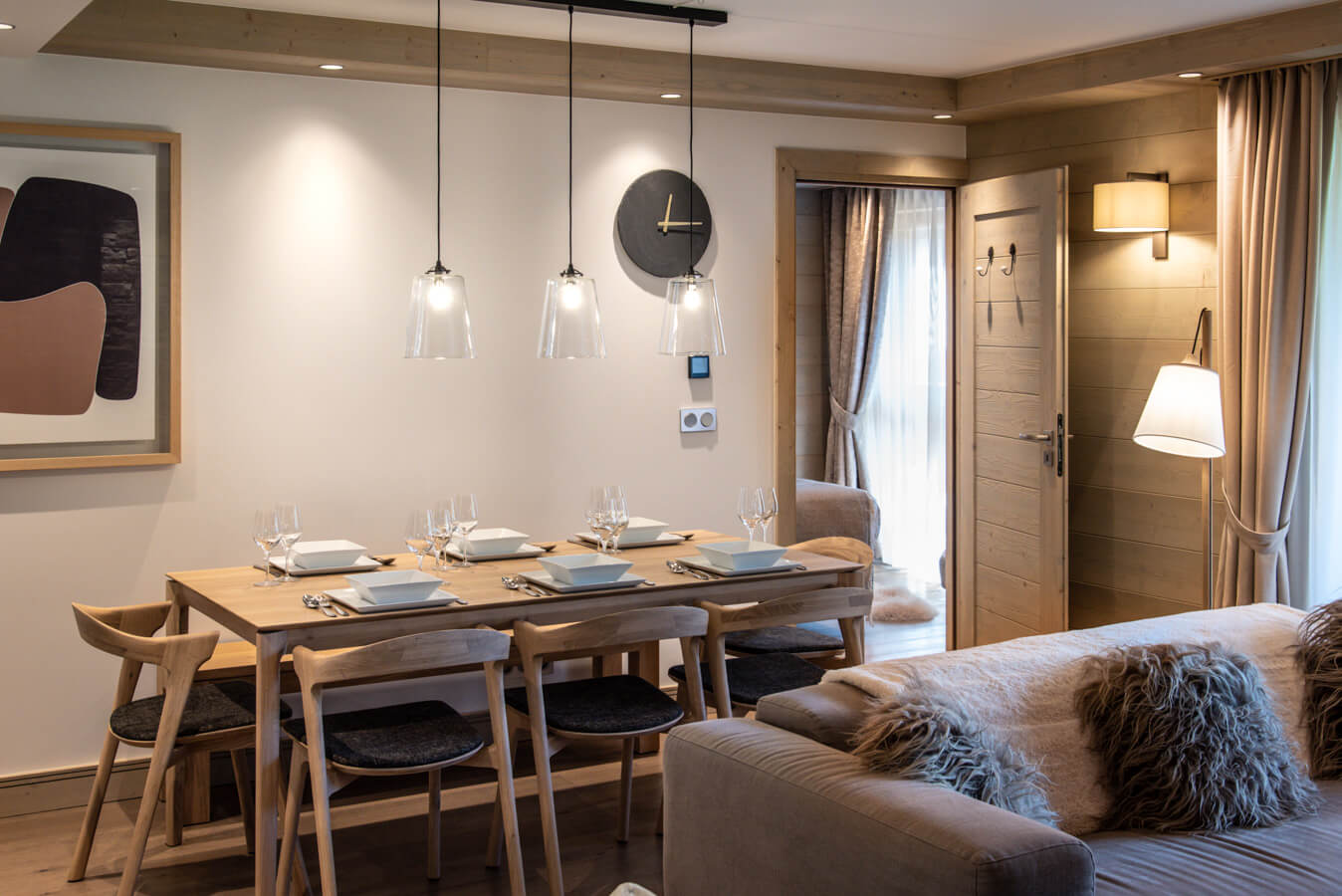 Steamboat Courchevel - dining table with pendant lights