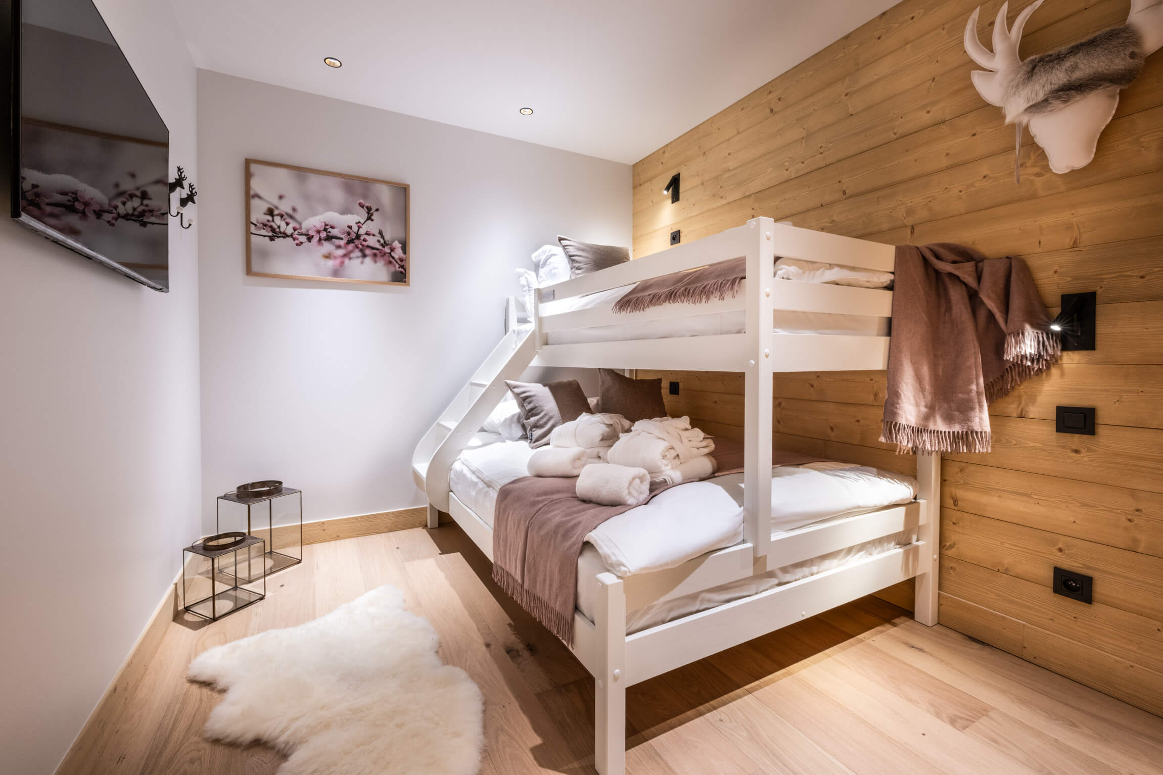 Steamboat Courchevel - children's bedroom with bunk beds