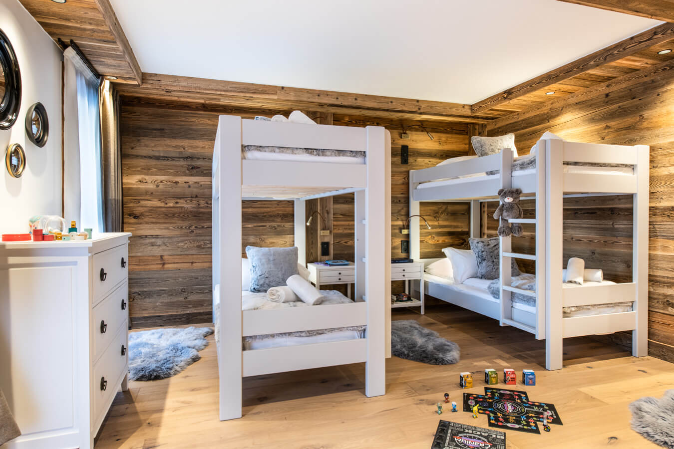 Sundance Courchevel - children's bedroom with two sets of bunk beds