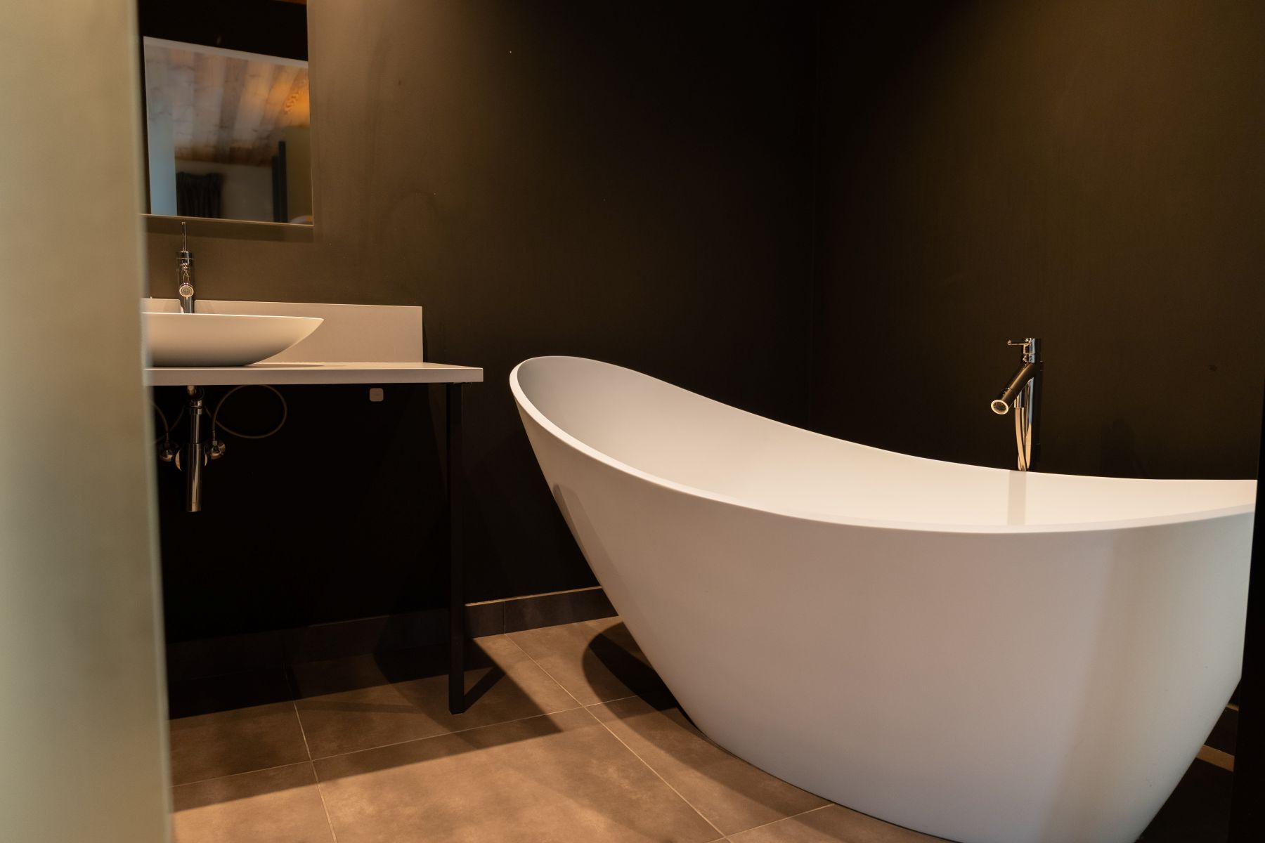 Chalet Caro, Meribel - large freestanding bath