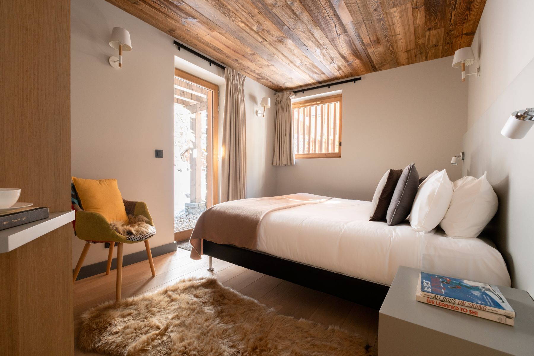 Chalet Caro, Meribel - double room with French doors