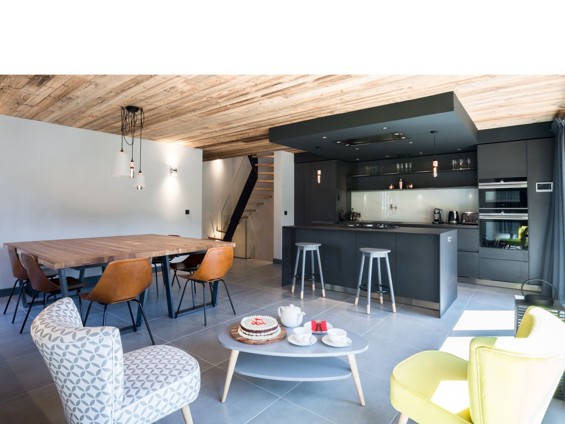Chalet Caro, Meribel - modern kitchen and dining room