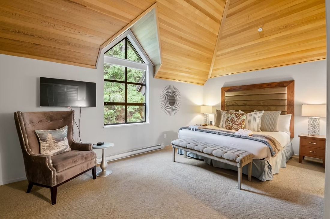 Pinnacle Ridge 42, Whistler, Blackcomb, primary bedroom, king bed, eaves