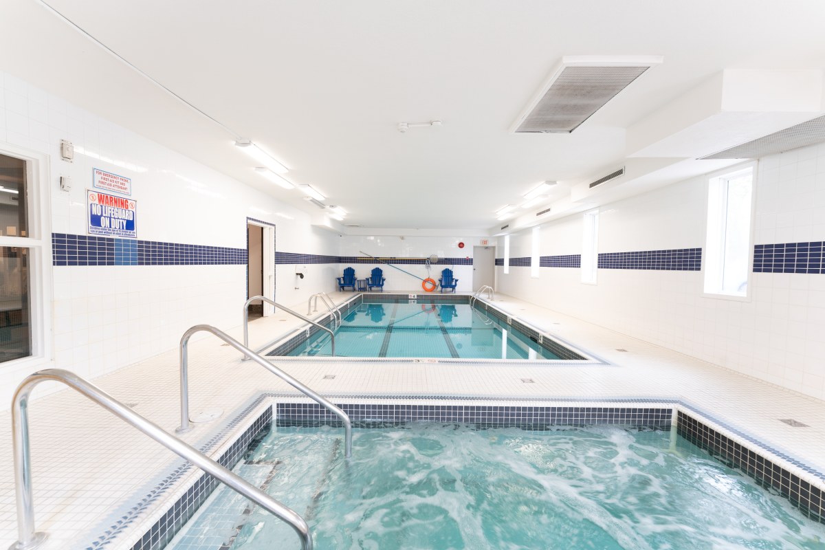Prestige Golden Hotel - swimming pool and hot tub