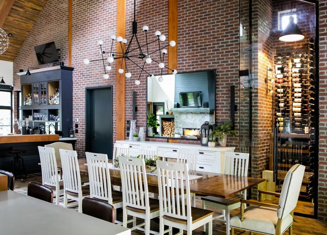 Falcon Cottage, Whistler, open plan dining, bar