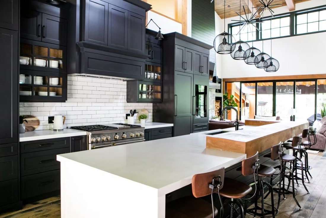 Falcon Cottage, Whistler, kitchen, breakfast bar