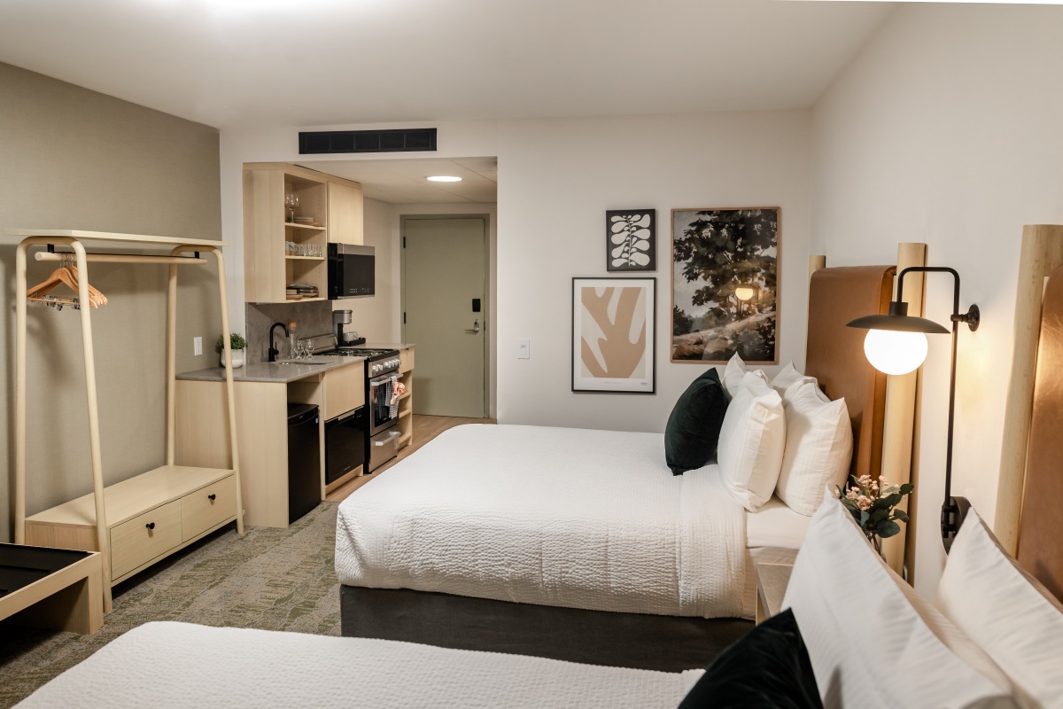 Forest Park Hotel - two double beds and kitchenette