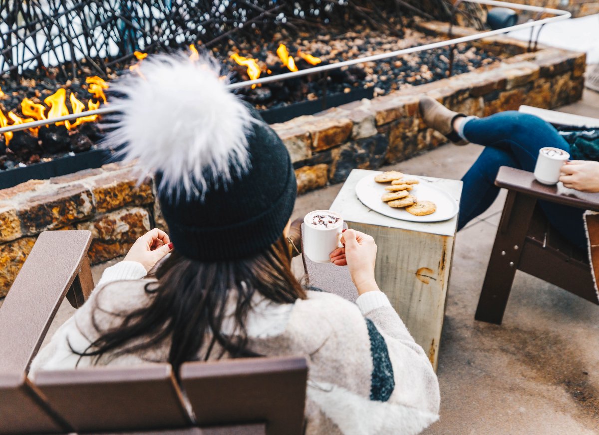 Grand Hyatt Vail - outdoor cookies and hot chocolate