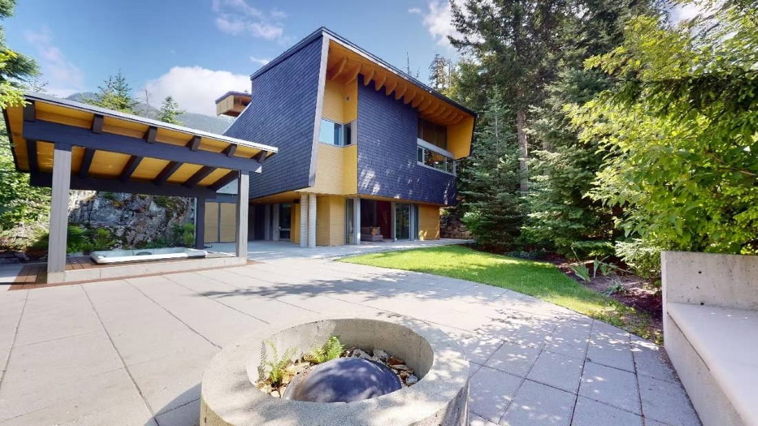 High Point Villa, Whistler, Kadenwood, exterior, private home, driveway