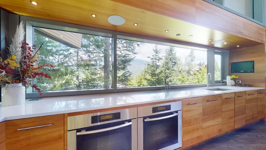 High Point Villa, Whistler, Kadenwood, kitchen
