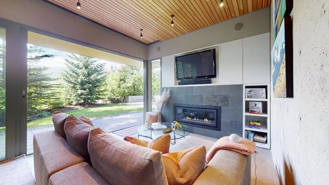 High Point Villa, Whistler, Kadenwood, seating area, open balcony