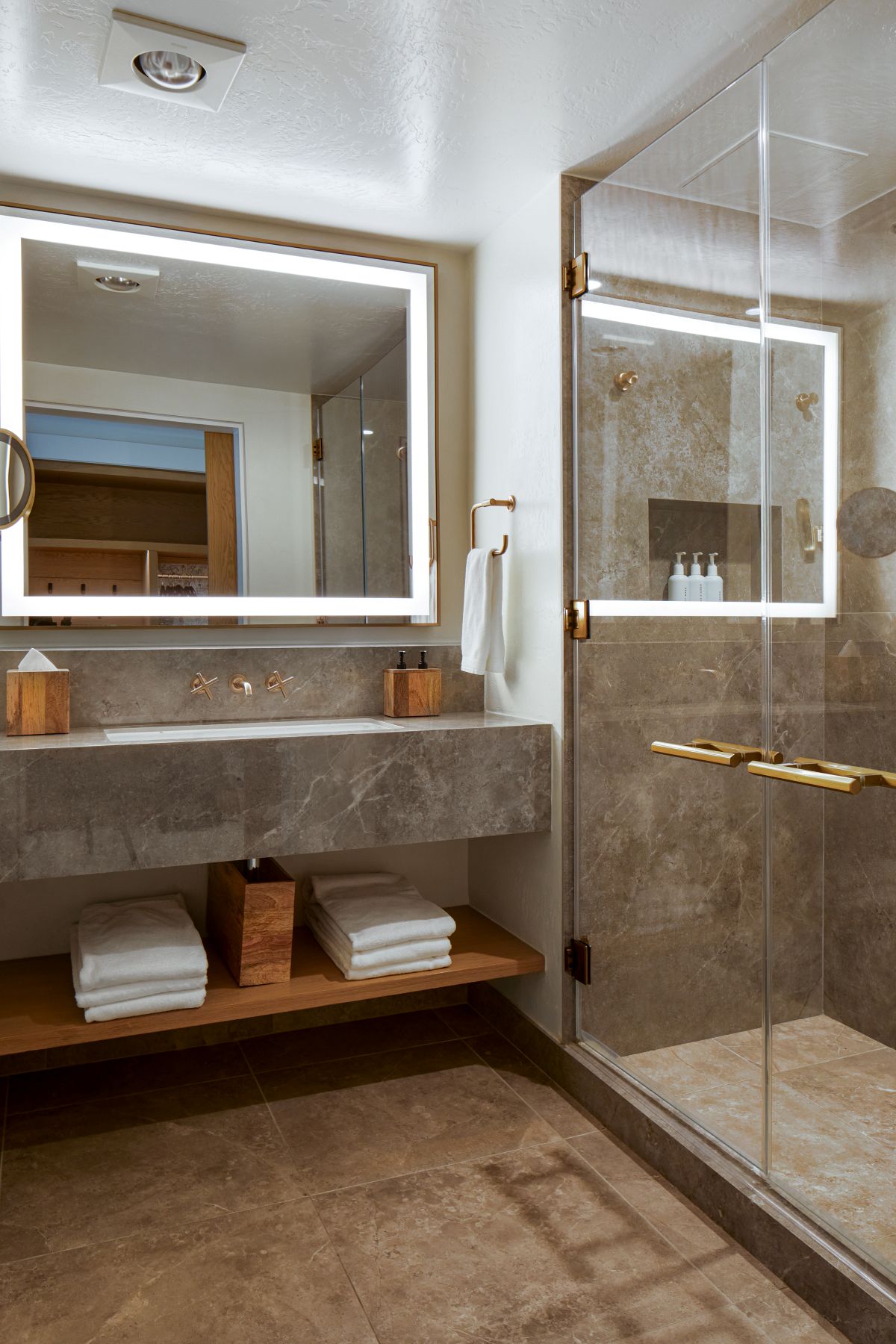 Limelight Aspen - shower, shower room