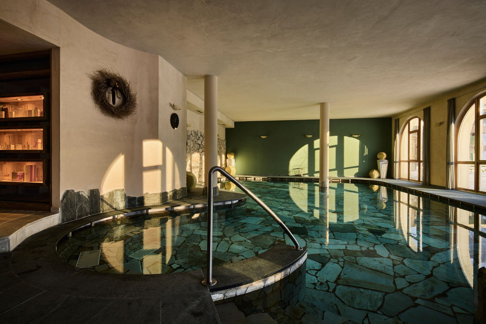 Hotel La Majun, La Villa - swimming pool with large windows