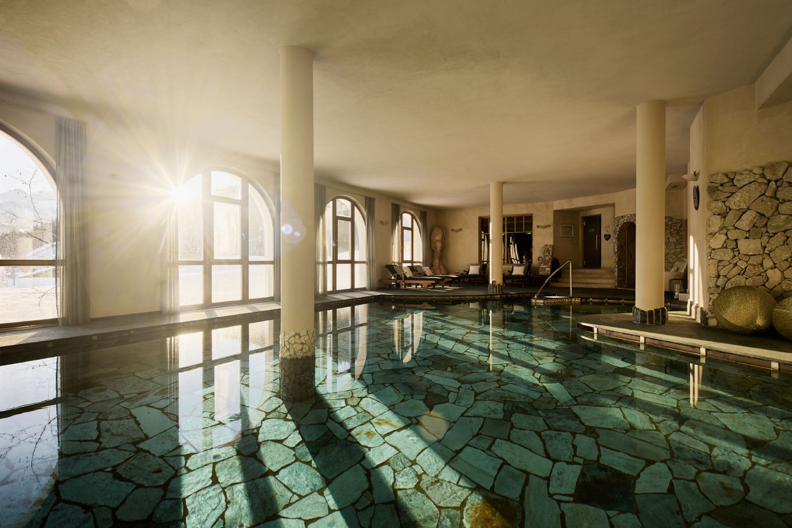 Hotel La Majun, La Villa - indoor pool with sunlight streaming in