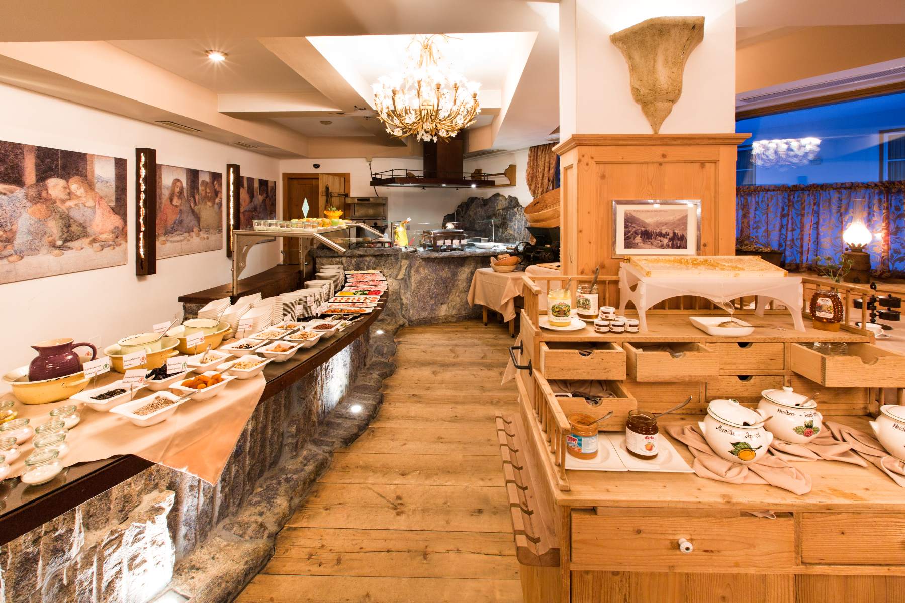 Raffl's St Antoner Hof, St Anton - breakfast buffet with breads and cold cuts