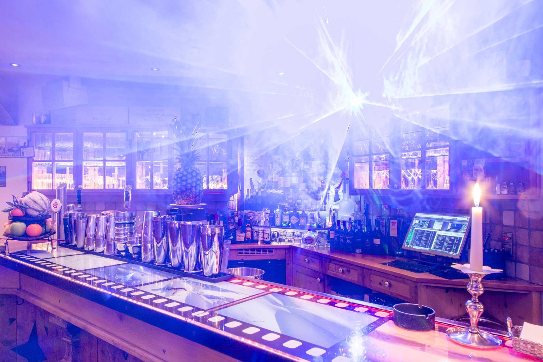 Raffl's St Antoner Hof, St Anton - bar with bright lights and candles