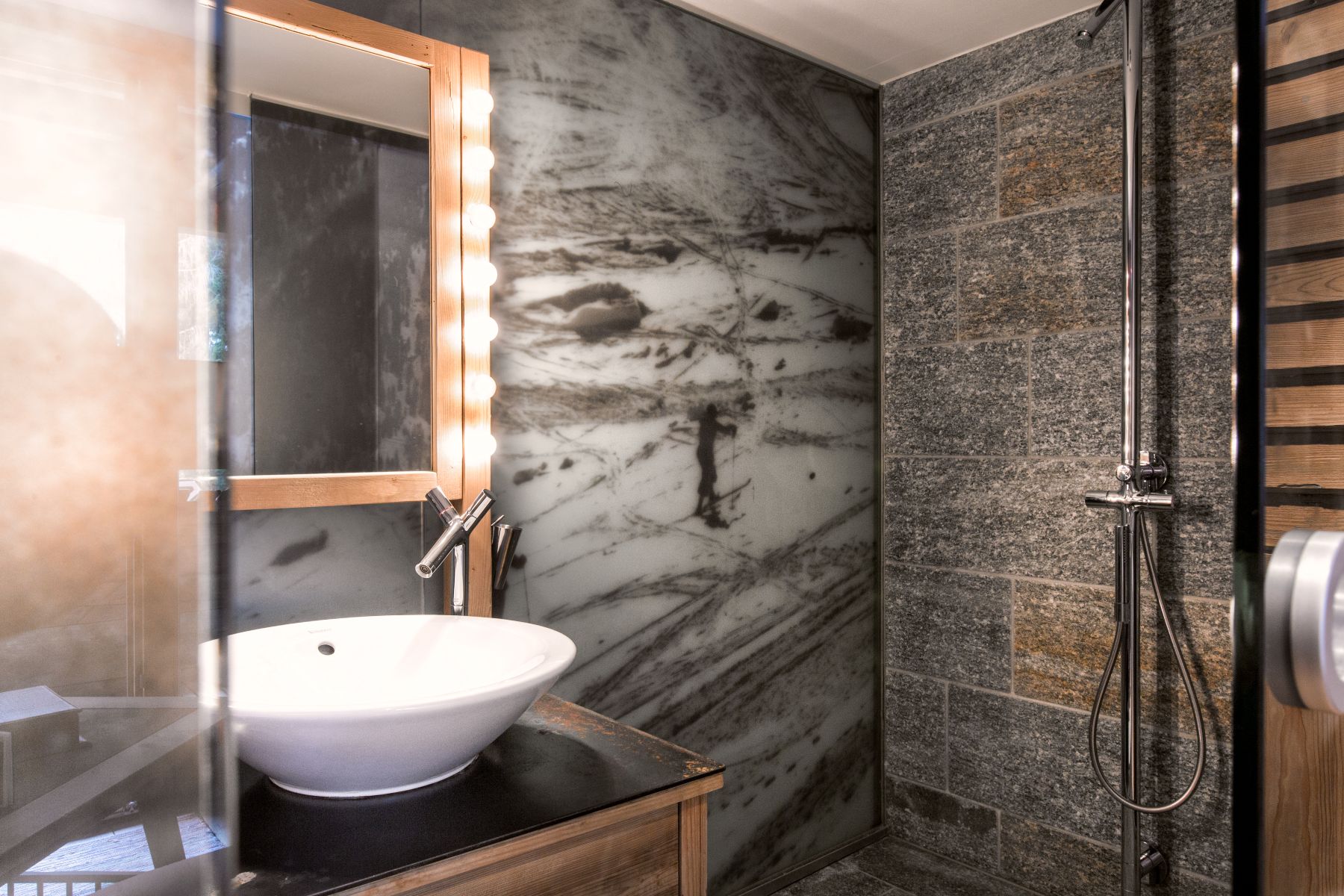 Raffl's St Antoner Hof, St Anton - modern shower room