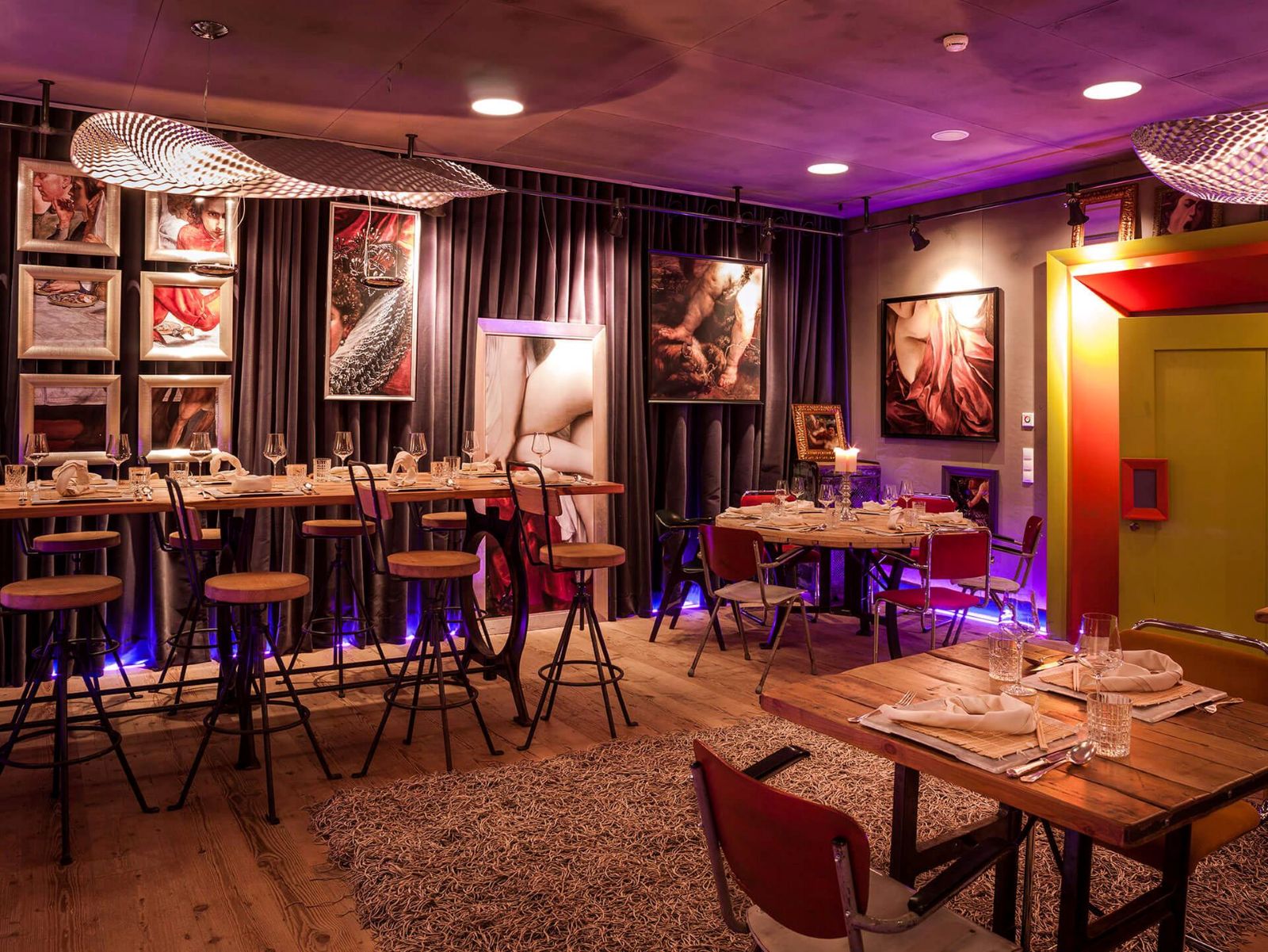 Raffl’s Tyrol Hotel, St Anton - sushi restaurant with high table and bar stools