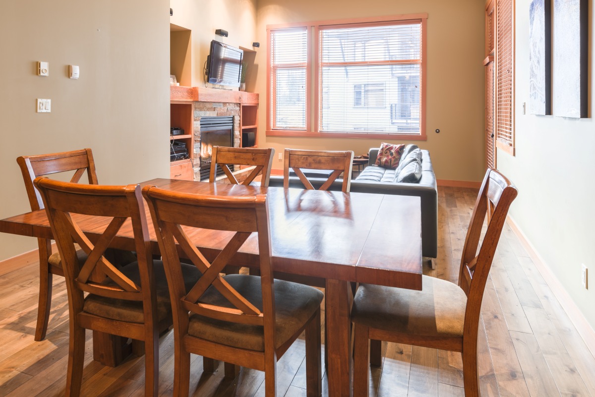 Red Mountain Resort, Slalom Creek Condos - open plan living and dining space