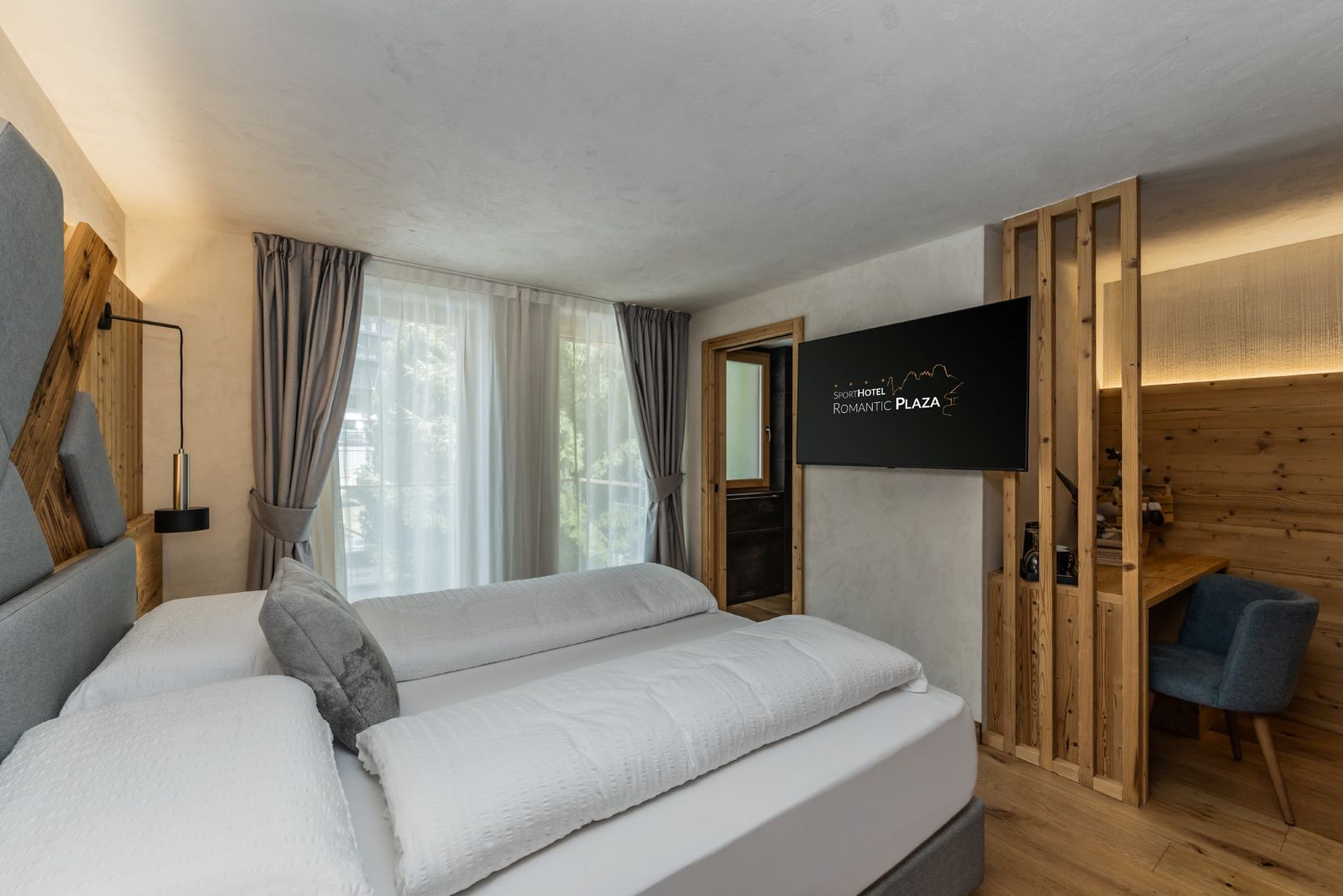 Sporthotel Romantic Plaza, Madonna di Campiglio - double room with modern Alpine style