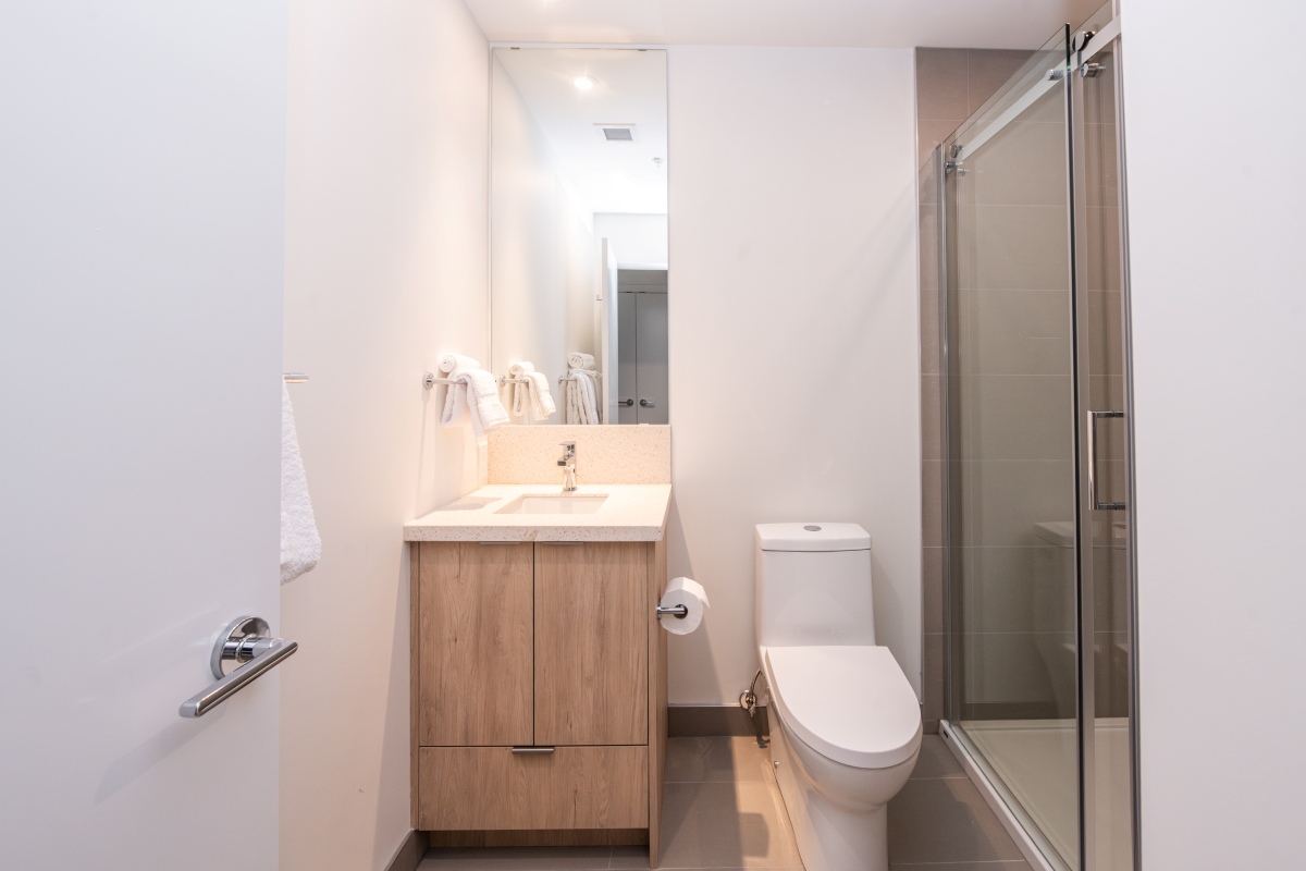 Red Mountain Resort, The Crescent - shower room in the loft condo