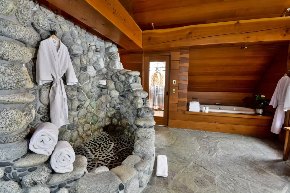 Totem Chalet, Whistler, shower room, bathroom