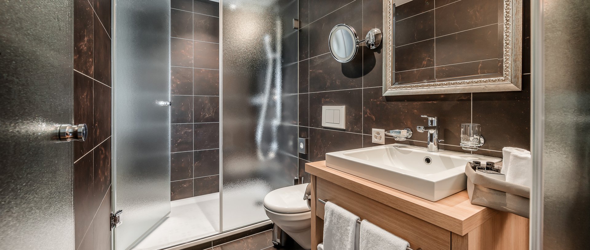 Valbella Resort Lenzerheide - modern shower room