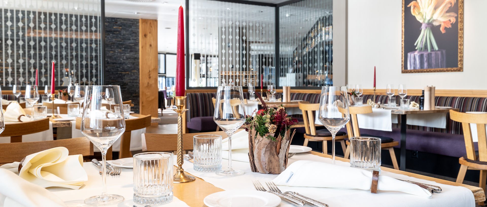 Valbella Resort Lenzerheide - restaurant prepared for dinner service