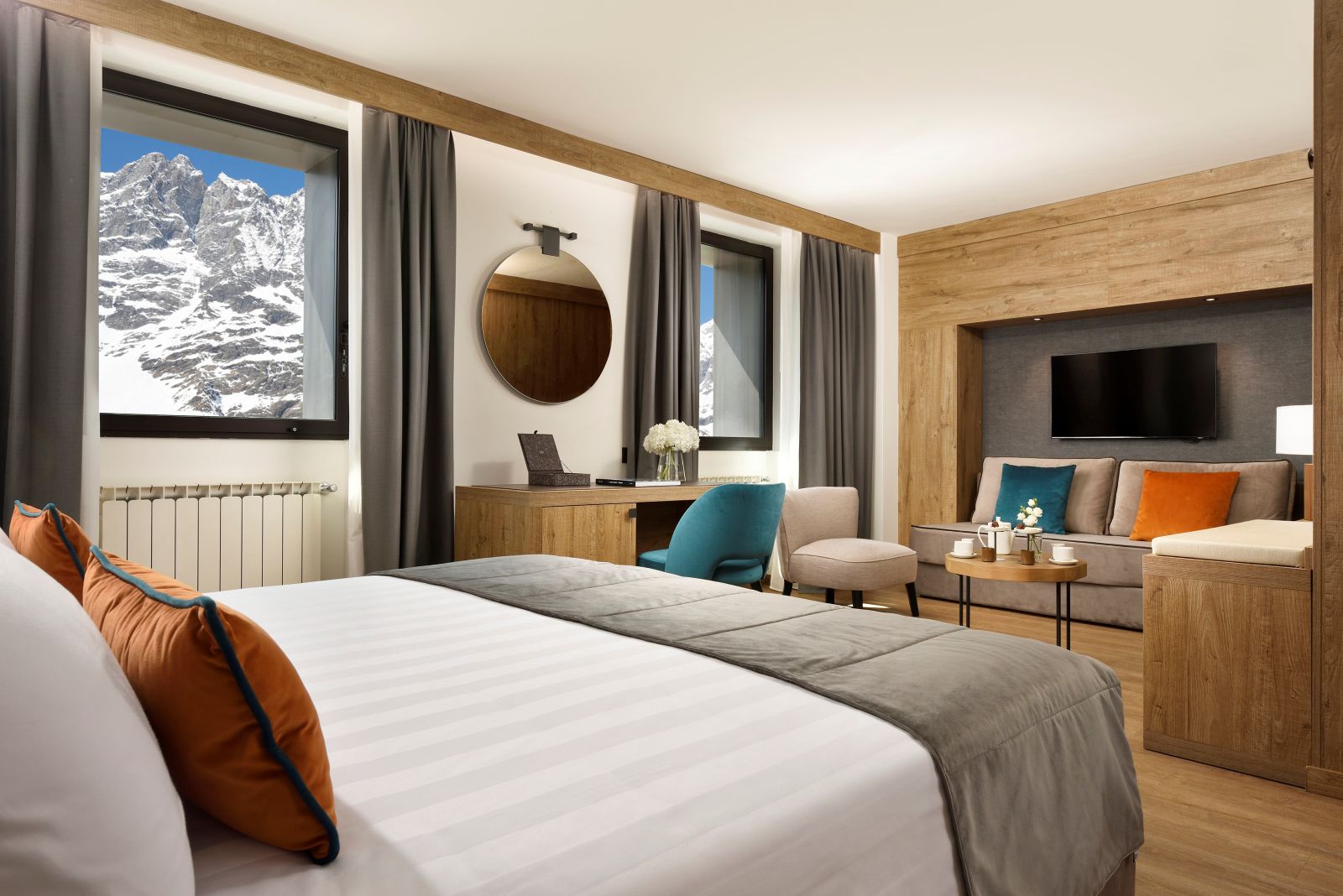 Valtur Cervinia Cristallo - double room with comfortable seating area