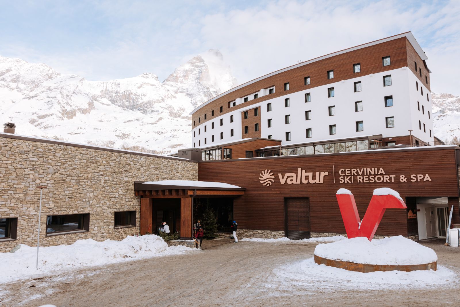 Valtur Cervinia Cristallo - entrance to hotel 