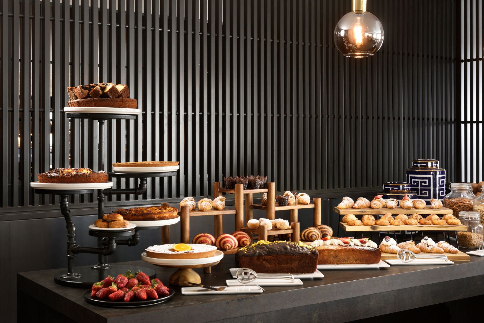 Valtur Cervinia Cristallo - breakfast buffet with pastries and cakes